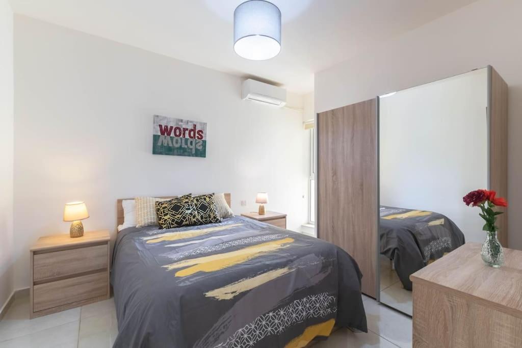 Cozy Apartment, Close To The Sea C4 Сейнт Полс Бей Екстериор снимка
